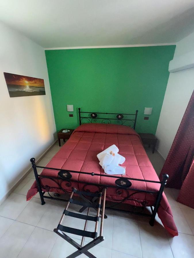Carlo V - Holiday Rooms Porto Empedocle Buitenkant foto