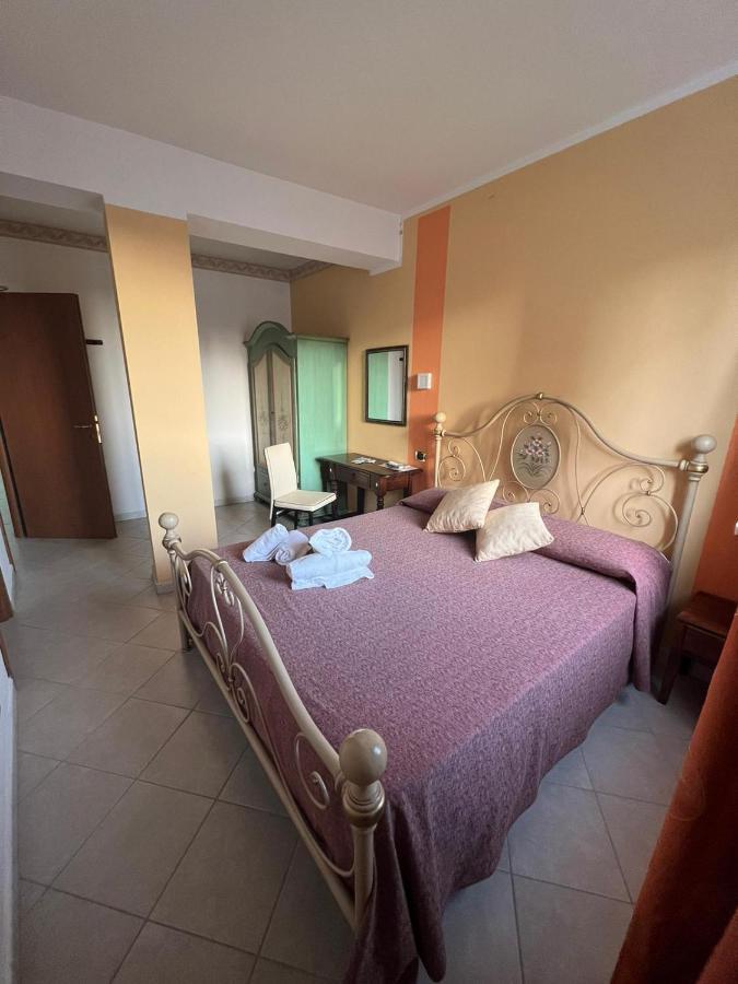 Carlo V - Holiday Rooms Porto Empedocle Buitenkant foto