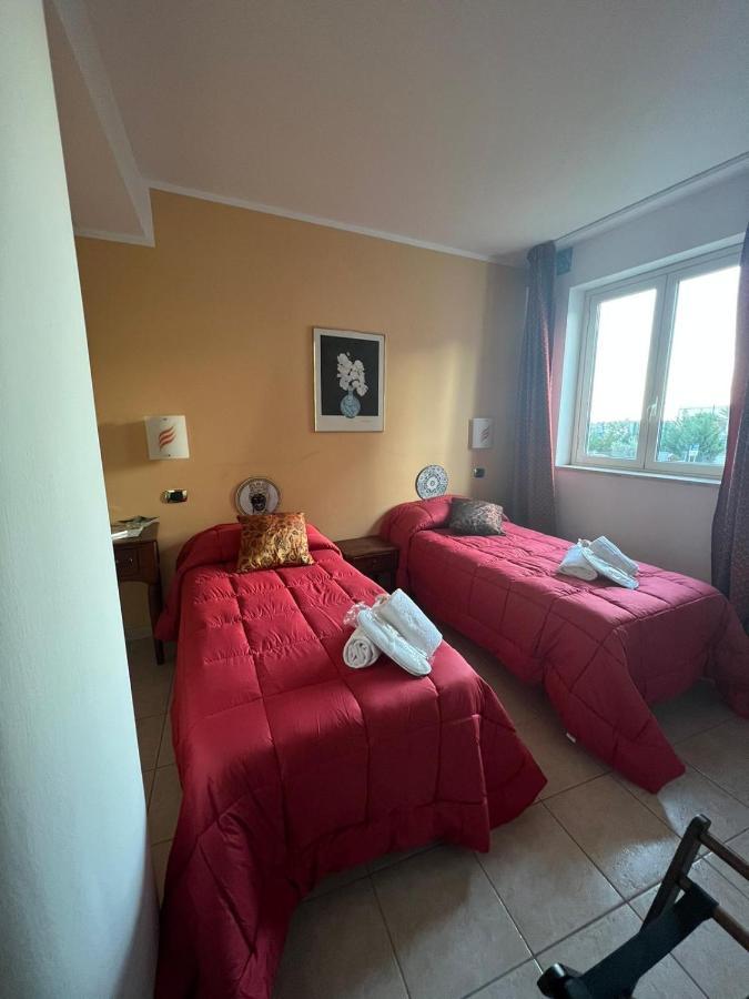 Carlo V - Holiday Rooms Porto Empedocle Buitenkant foto
